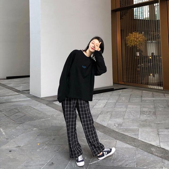 比裙子更百搭,比短裤更适合,“格子裤”是今年的时尚秘诀