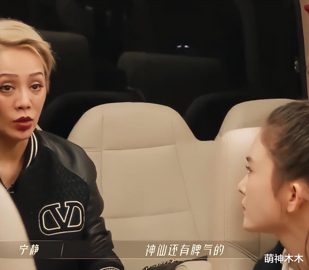 阿娇|结仇了？阿娇转发爆料赵樱子的微博，上大号不冲还搞势利，好精彩