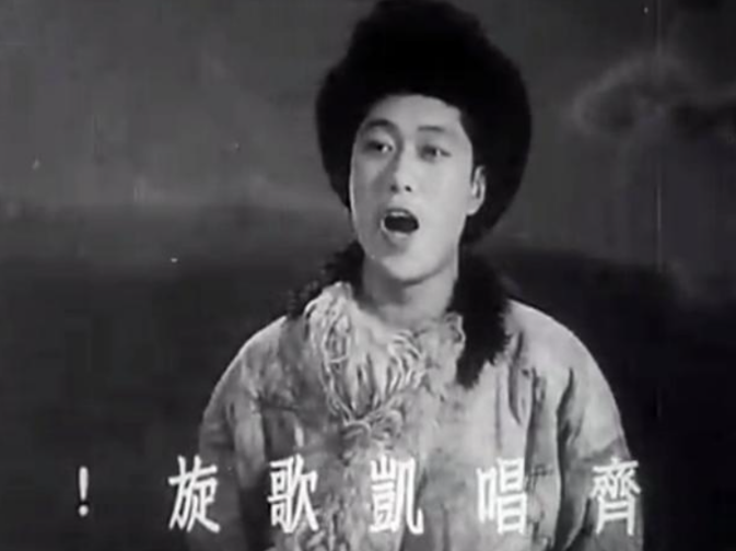 秦怡|秦怡:婚姻坎坷,照顾残疾爱子41年,如今100岁依旧优雅美丽