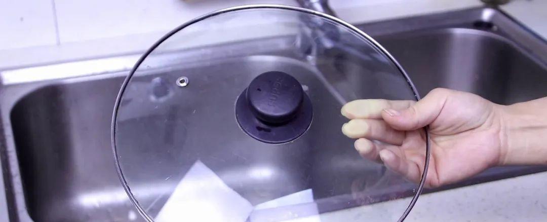 脱发|牙膏用完后剩下一个牙膏皮，很多人直接扔掉，那样就太可惜了