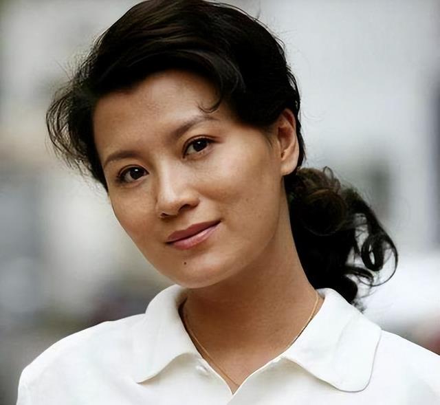 美丽|李幼斌：一婚净身出户，二婚娶小13岁史兰芽，如今儿子让他苦恼！