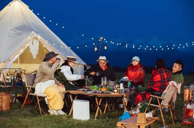 成毅|第一次见面就在床上、公开“换夫换妻”？我们看恋综到底在看什么