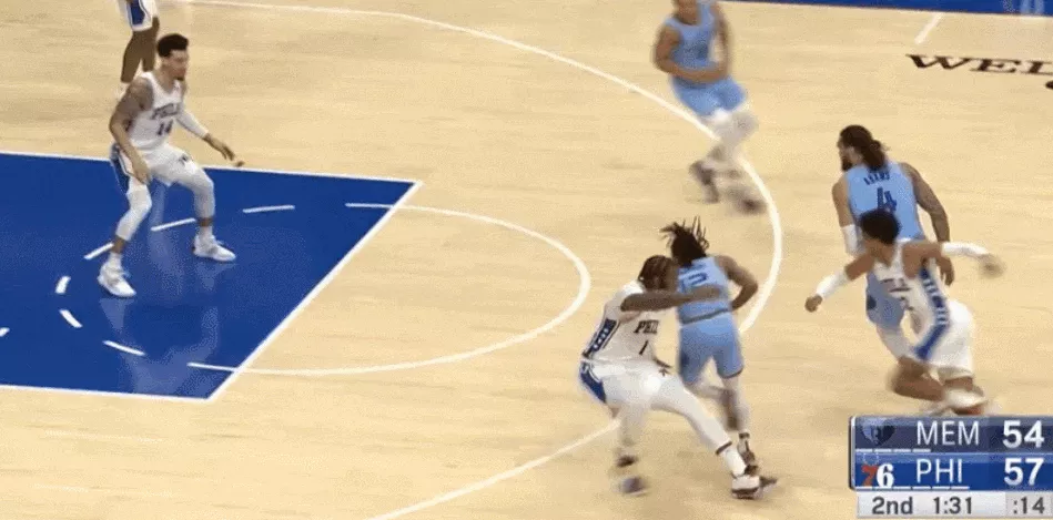 湖人队|赢了!单场16分23板!NBA最强底薪中锋!他让湖人又后悔