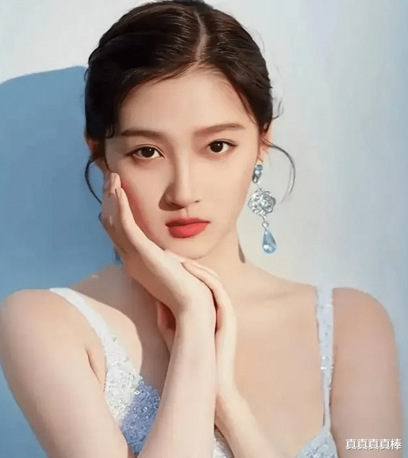 唐艺昕|这15位女星，明明都见过大世面，却在大场面上翻车