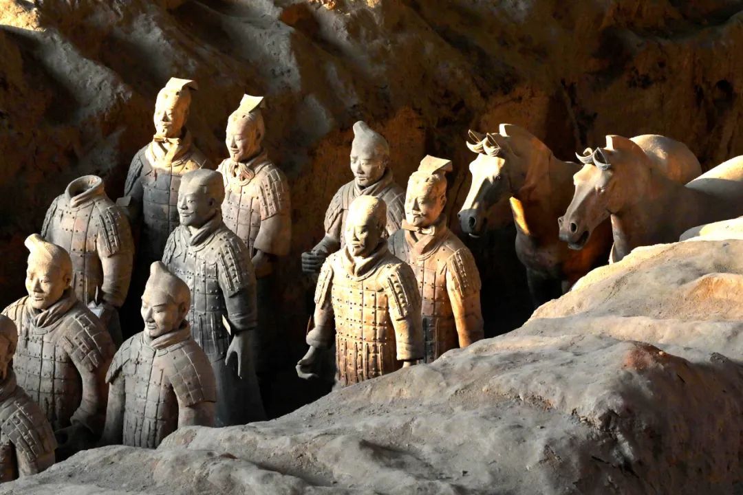 青海|我国西北地区万人拍摄“第一缕阳光”贺年迎客