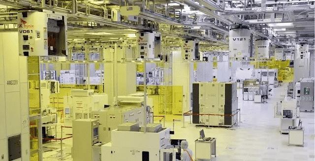 芯片|23台光刻机就位，中企减少283亿颗芯片进口，外媒：无法拦