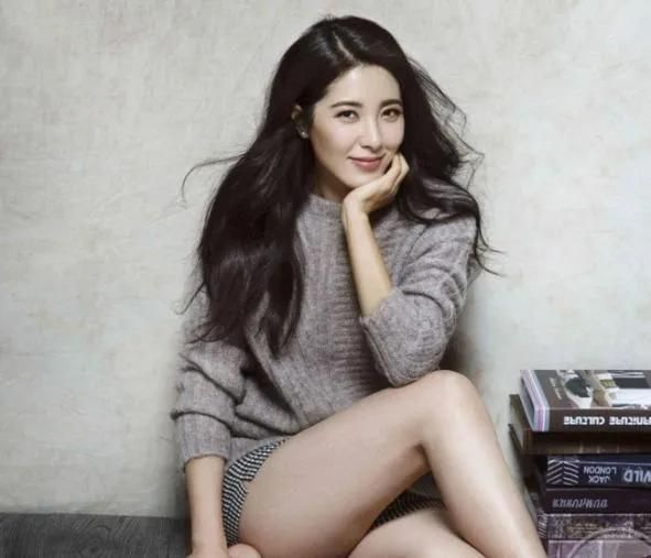 x特遣队|演员曾黎,徘徊在爱情与婚姻之间,46岁结婚一切随缘