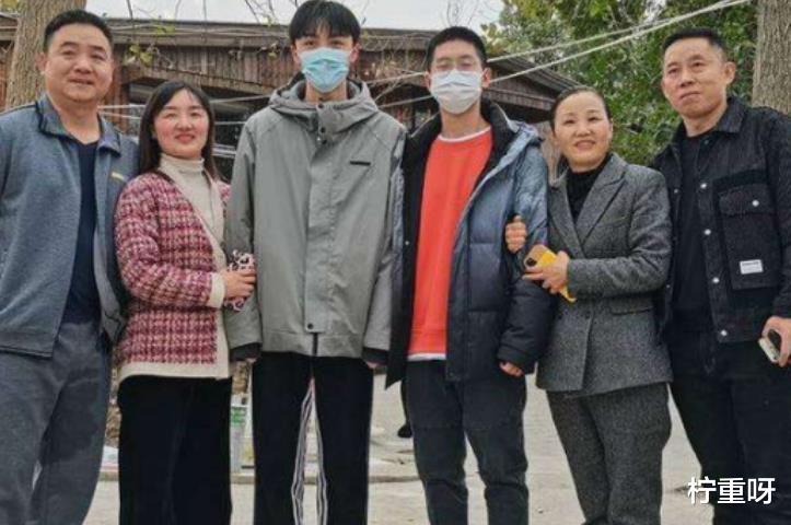 退婚|毁三观！知情人曝孙卓买家二姐被退婚真相，勾搭老板被嘲真会偷