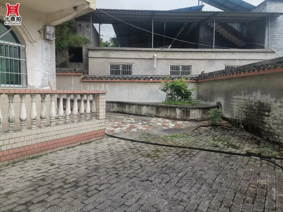 福州|面积330平方住宅拍卖！位于遵义市龙坑镇！