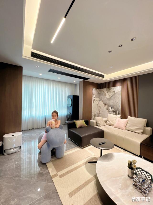江苏夫妻拒绝“过度装修”,把172㎡家装修得堪称教科书,太高级了
