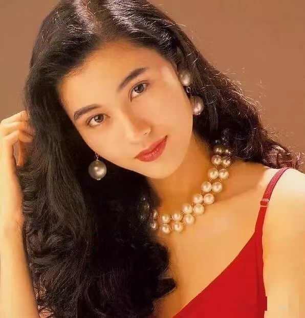 王祖贤|娱乐圈5位最强三白眼女星,王祖贤再也不化妆,胡因梦变化最大