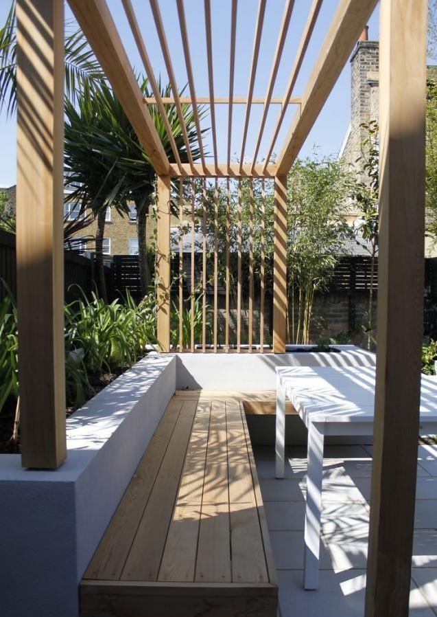 阳台不封难熬过夏天,听父母的:用7字型格栅板遮阳,成本也低