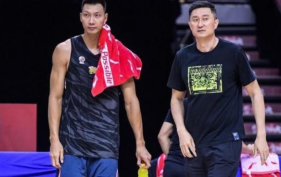 杜锋|广东宏远热身赛！汤杰携手易建联 杜锋打造新组合