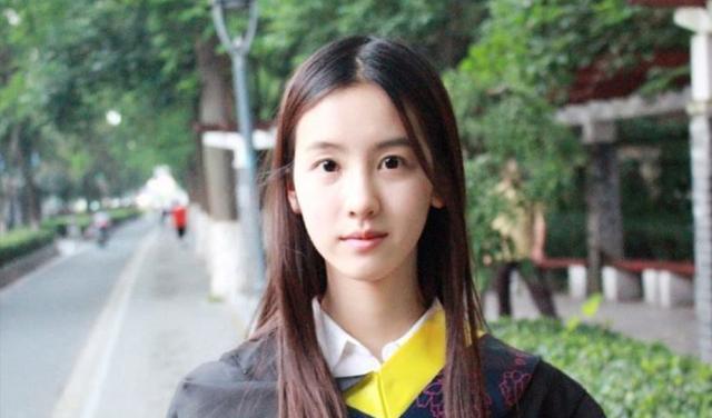 陈都灵|“南航校花”陈都灵：素颜参加聚会，又高又瘦外形优越！