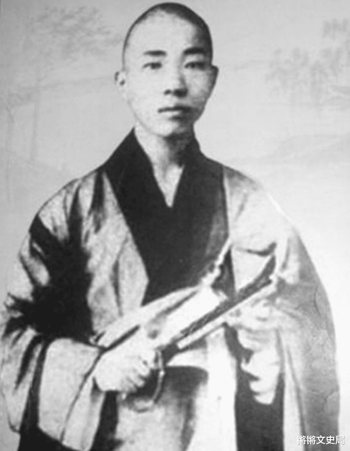 1909年,和尚苏曼殊和青楼女子一见钟情,同床共枕数晚却相安无事