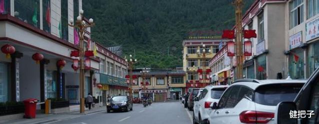 察隅|这个县城不让外国人进入，没有铁路和机场，地处偏远却极为繁华