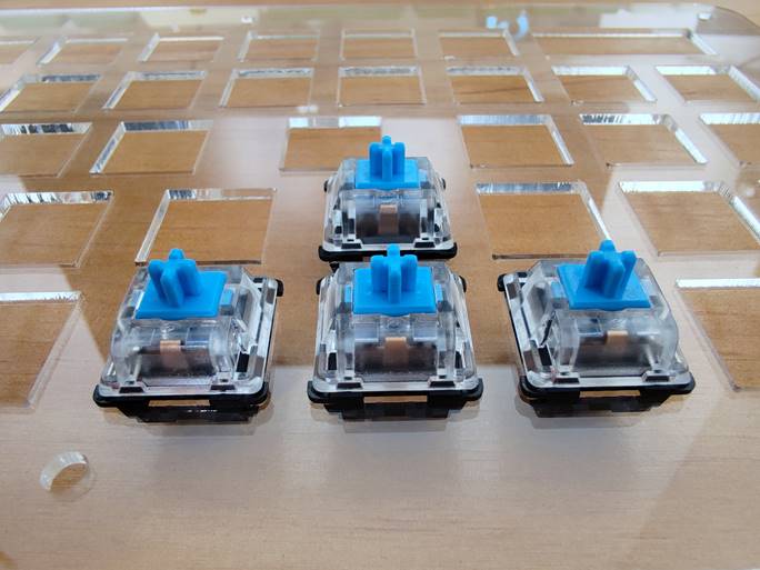 京东方|喜欢噼里啪啦的打字？那这款轴你可不要错过了，体验不输「樱桃」