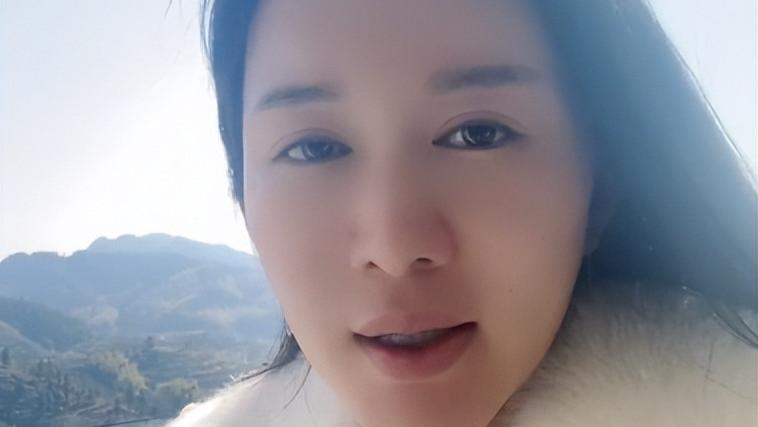 张纪中|71岁张纪中感染新冠，妻子回应：症状比我严重，他不爱喝水