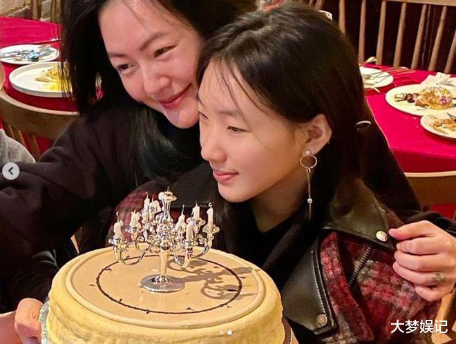 小S|女儿带男同学回家，小S酒后失态！Elly：妈妈妳真的好丢脸