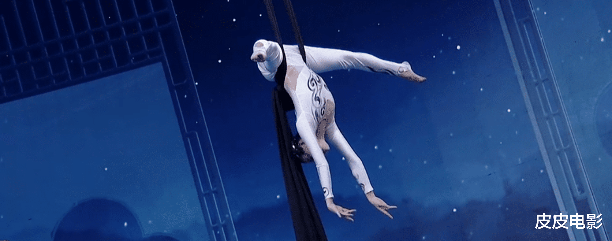 霍思燕|李一桐的旗袍，霍思燕的连衣裙，这场晚会，不止女星让人一眼万年