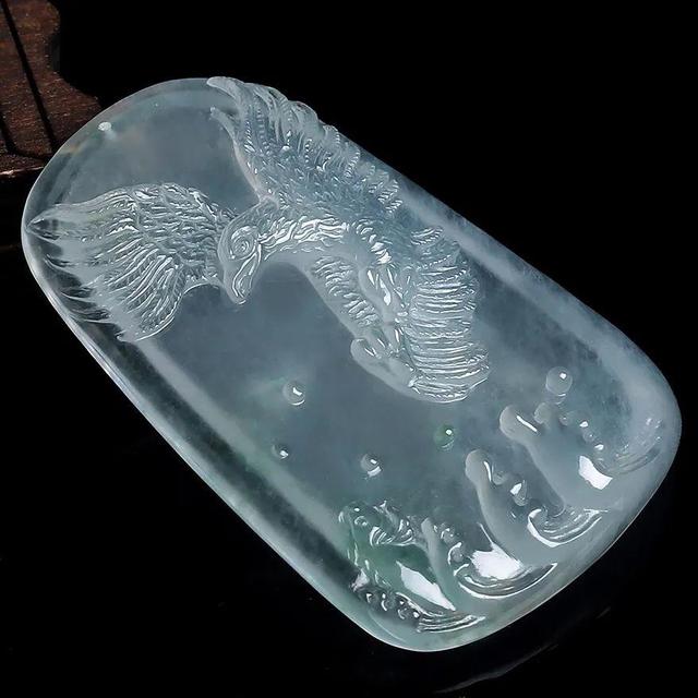 梅花五角|有志者事竟成,盼望事业有成的人适合佩戴哪些翡翠呢?