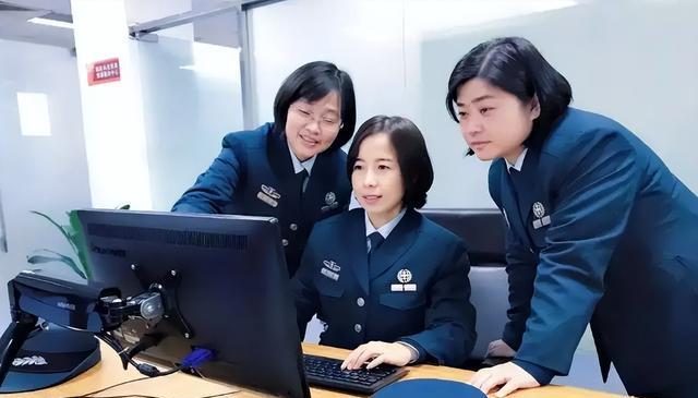 文职|军队文职也不吃香了?高薪稳定却鲜少有人问津,看到原因就懂了