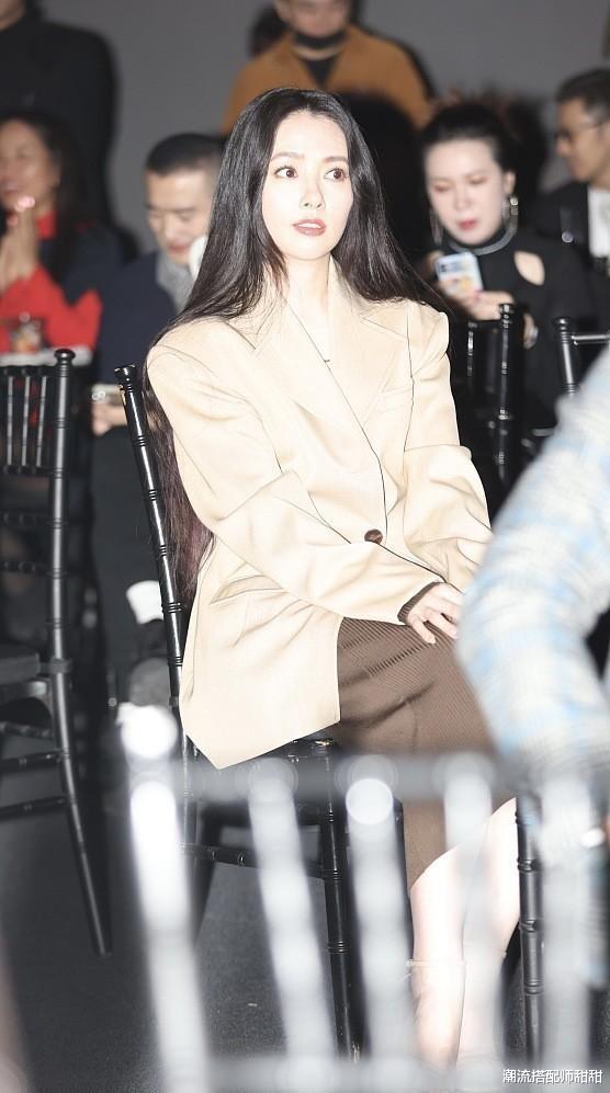 香槟|郭碧婷美回南湘时代，感觉美的都发光了，不像是当妈的女人