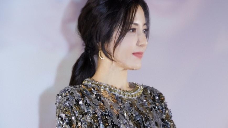 发型 4、50岁的女人少留这“5种”发型，不仅大妈感十足，还显老没气质