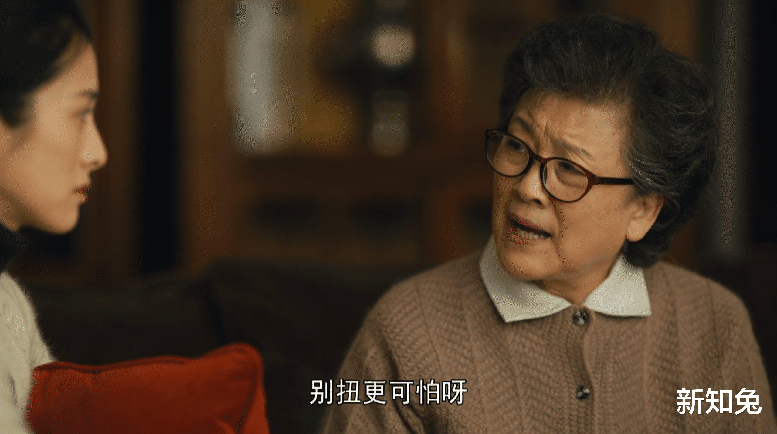 周秉义|三看人世间,才发现金月姬对周家冷漠的原因,藏在她说的一句话里