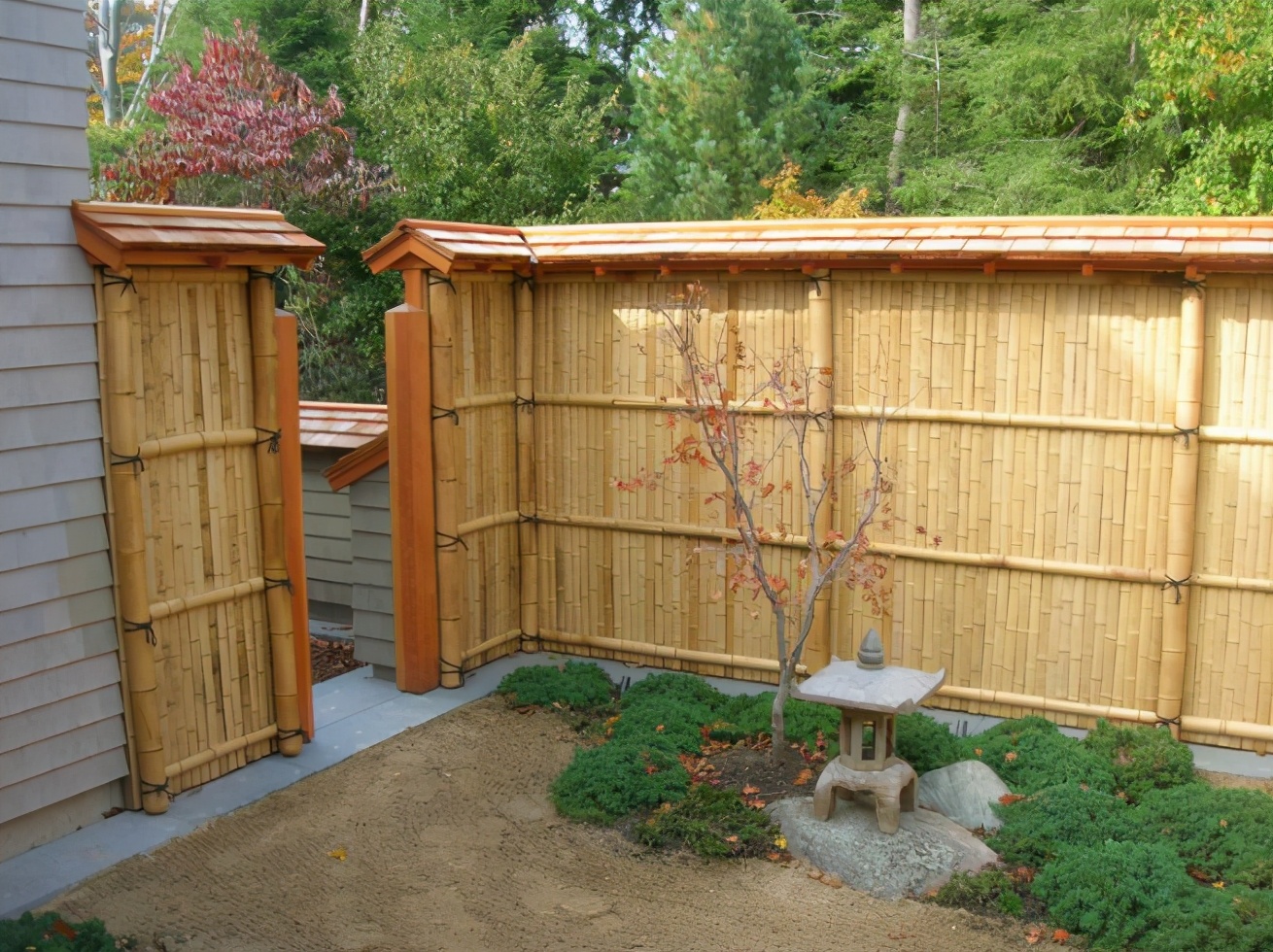 院子装修又出新花样，普通的材料反而更让人有好感，感觉更舒适