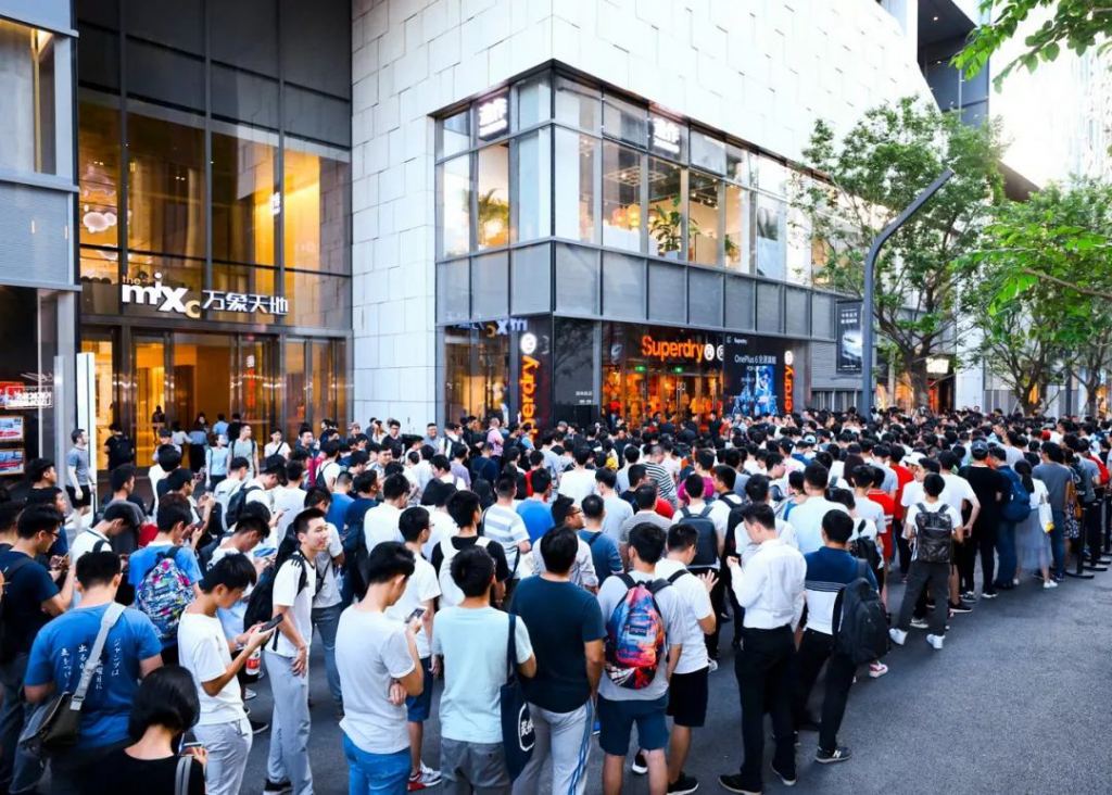 苹果|被苹果无辜“踢出局”,引发央视点名,国产制造该何去何从?