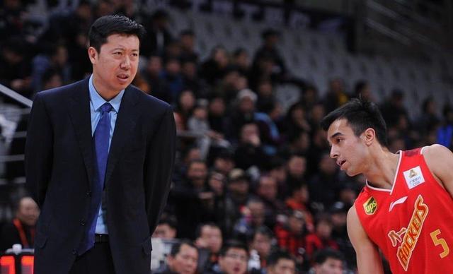 姚明|从NBA退役后还能领钱！大致一年11.7万，巴特尔7万，那姚明阿联呢