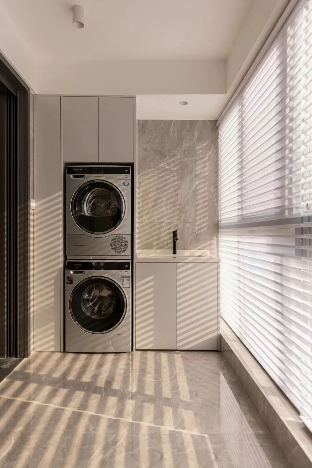 90后小夫妻的107㎡现代风婚房,治愈系绝美配色,看完好解压!