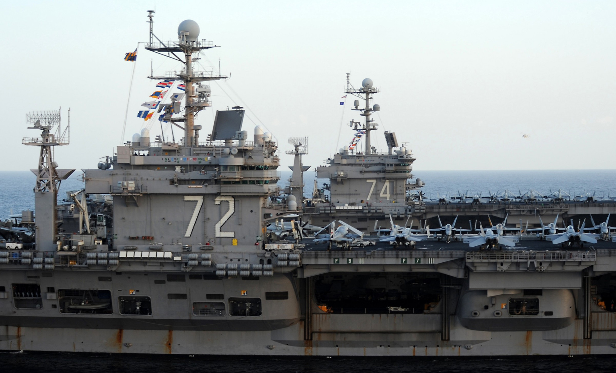 美国林肯号航母发生火灾,9名水手受伤,终究无法改变盛极而衰?