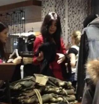 王祖贤|王祖贤在温哥华16年从不工作 坐公车买打折内衣 这么多年钱哪来?