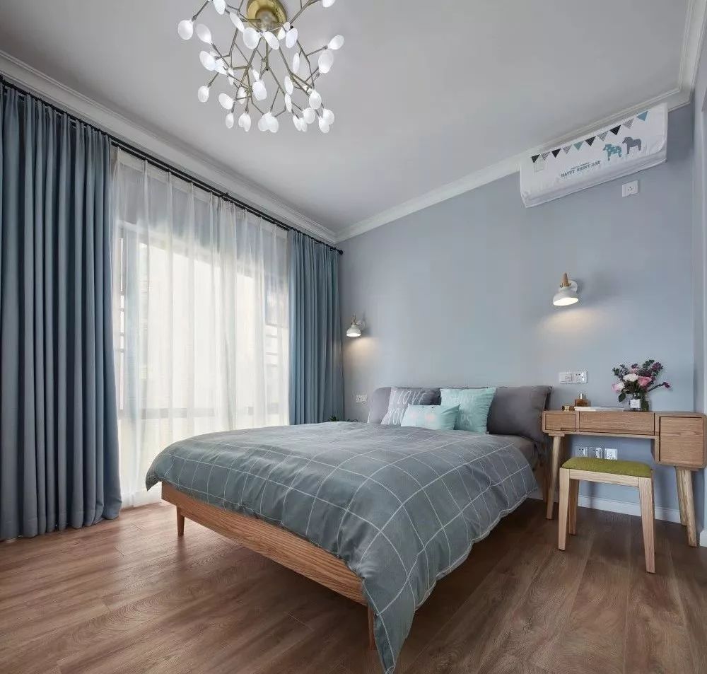 卧室房间太小，这样设计内嵌式衣柜，超赞