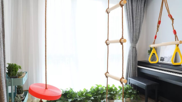 143平简约风三居室，餐厅卡座的周边居然做了柜子