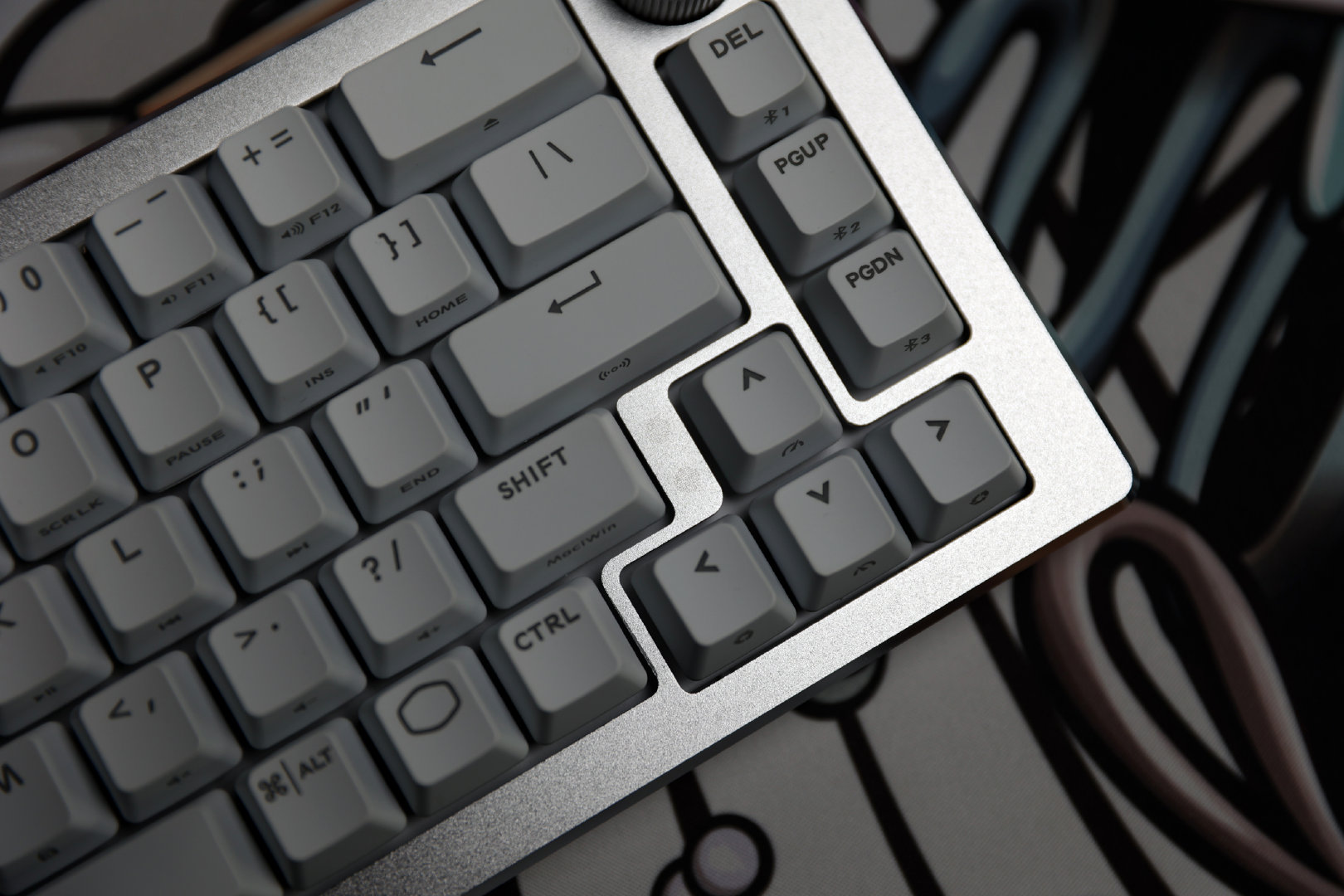 CPU|【擺评】酷冷CK721三模机械键盘-小巧、实用