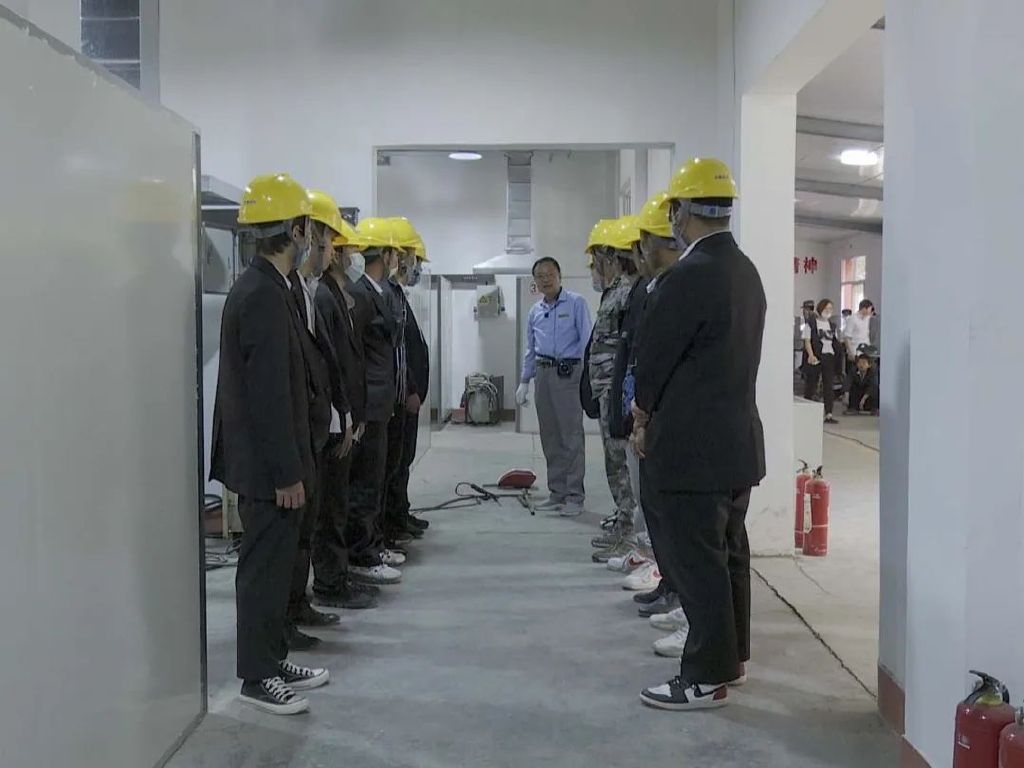 衬衫|育新时代工匠 西安铁道职业学校实训基地（一）丨铆焊实训基地