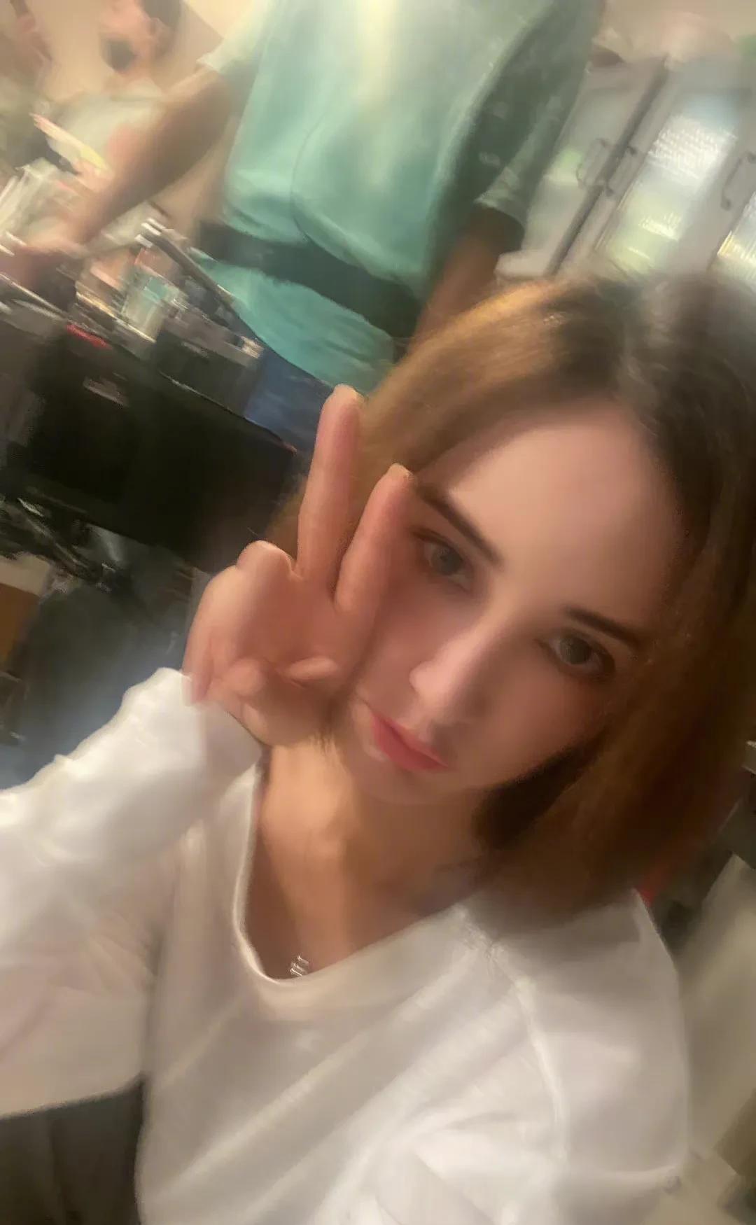 姚笛|张歆艺近照意外撞脸姚笛!好友朱丹素颜出镜太真实