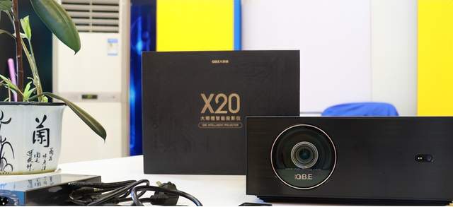 华为Nova|大眼橙X20投影入手实测：真正的旗舰性价比家庭影院？
