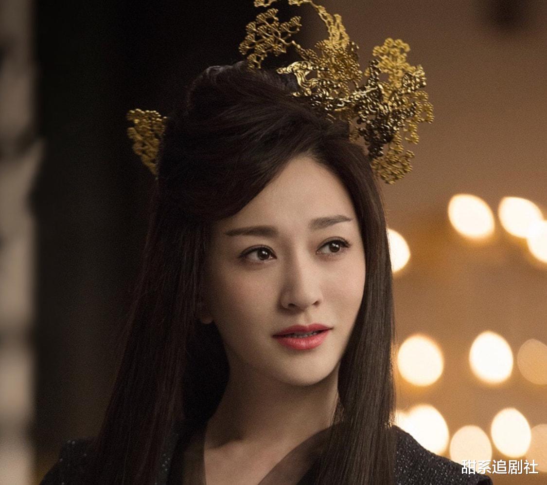 袁咏仪|45岁李小冉晒照，抬头皱、法令纹清晰，这才是女明星的人间真实？