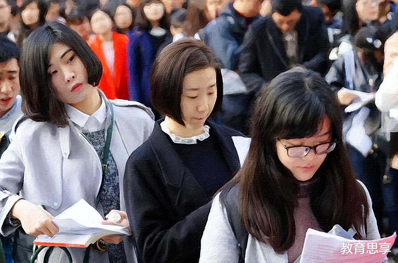 |为什么父母对公务员“铁饭碗”的优越，总是念念不忘？