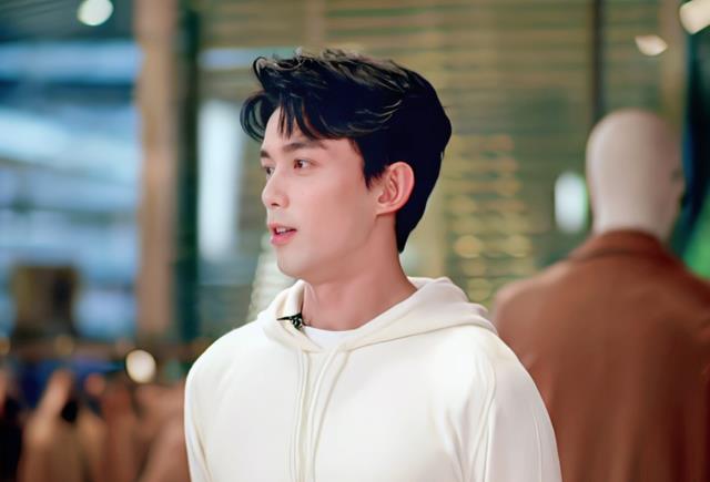 童星|曝《在暴雪时分》筹备开拍，网传女主赵今麦，男主还是个童星演员