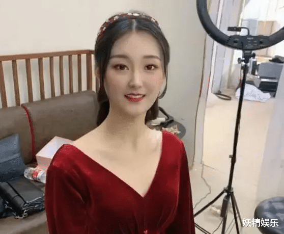 陈亚男|曝陈亚男与富二代举办婚礼?照片曝光后,知情人表示本尊忙于转型