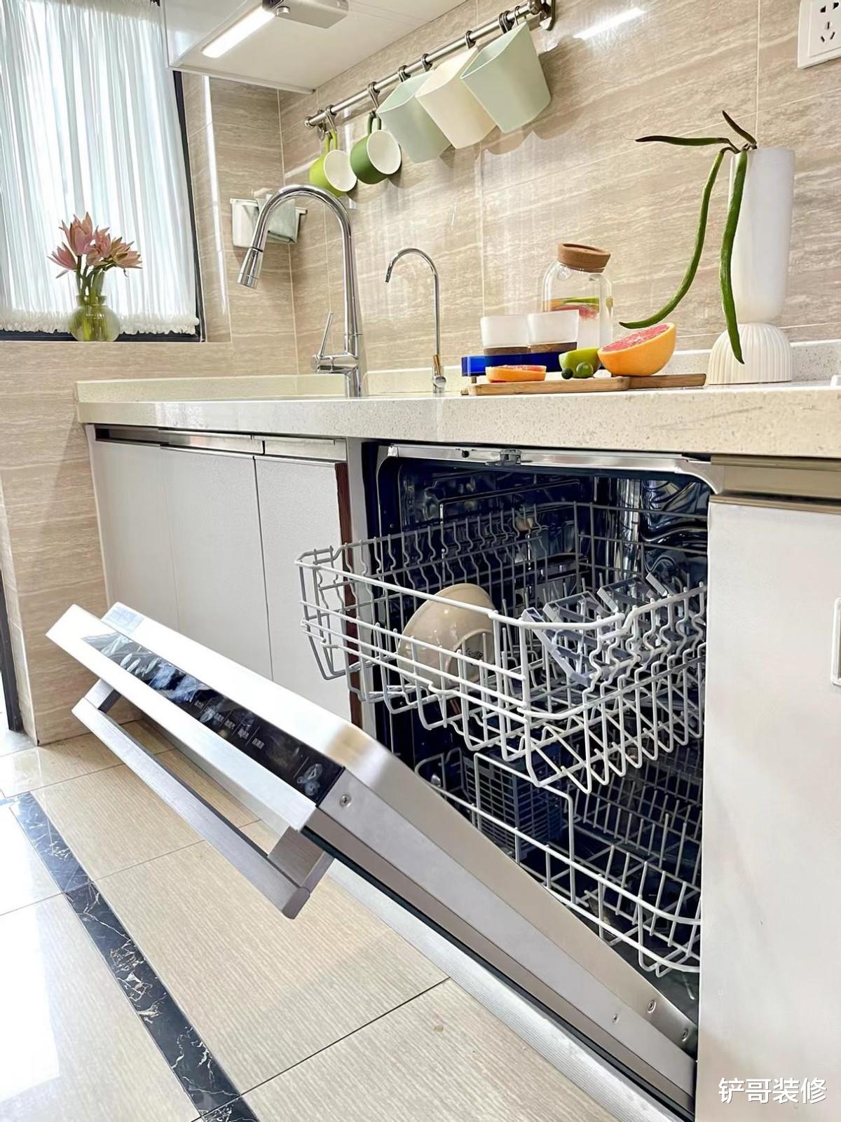 价值不菲的洗碗机,买了会“失望”吗?用了半年多,谈谈使用感受