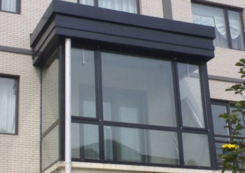 封装阳台材料选铝合金还是塑钢门好？老师傅讲解完我不再纠结了！