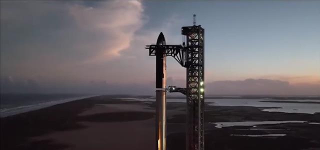 Spacex宣布星舰明年载9人绕月飞行,乘客名单公开,目前进度落后