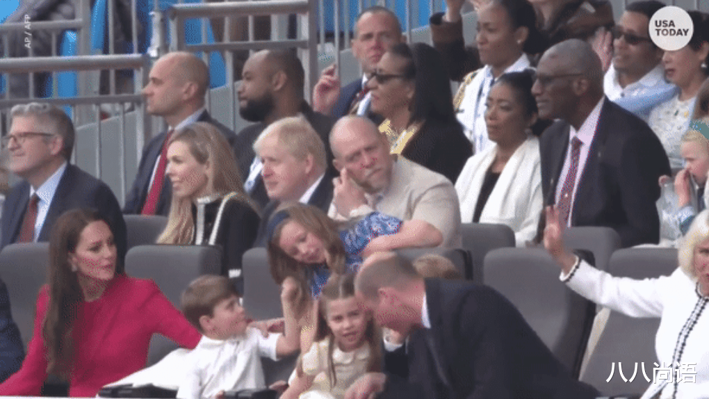 夏洛|4岁路易会是下一个哈里吗?拽表姐头发,怕亲姐夏洛特,太淘气了