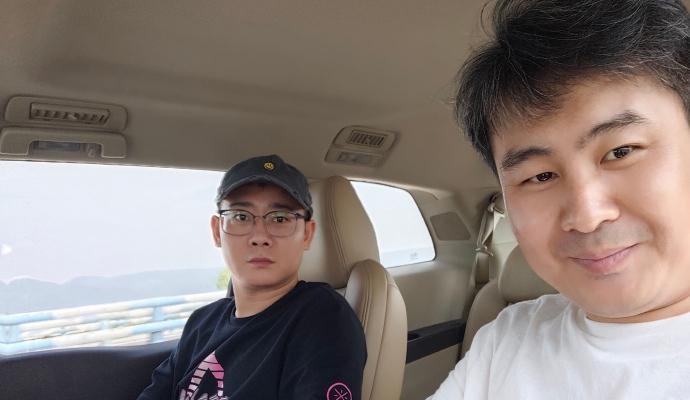 德云社|德云社岳云鹏外甥发文，回老家剥玉米，评论区画风集体跑偏